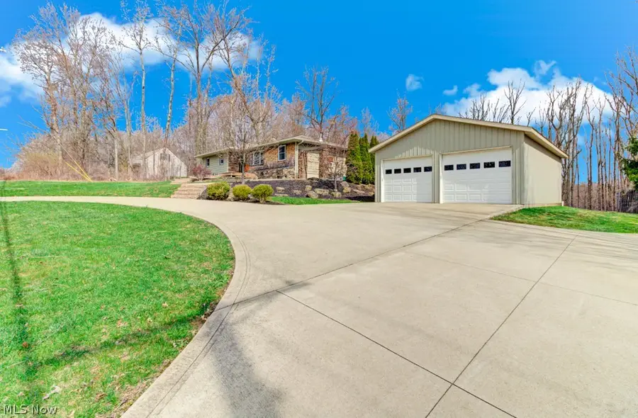 251 E Mohawk Drive, Malvern, OH 44644 - #2