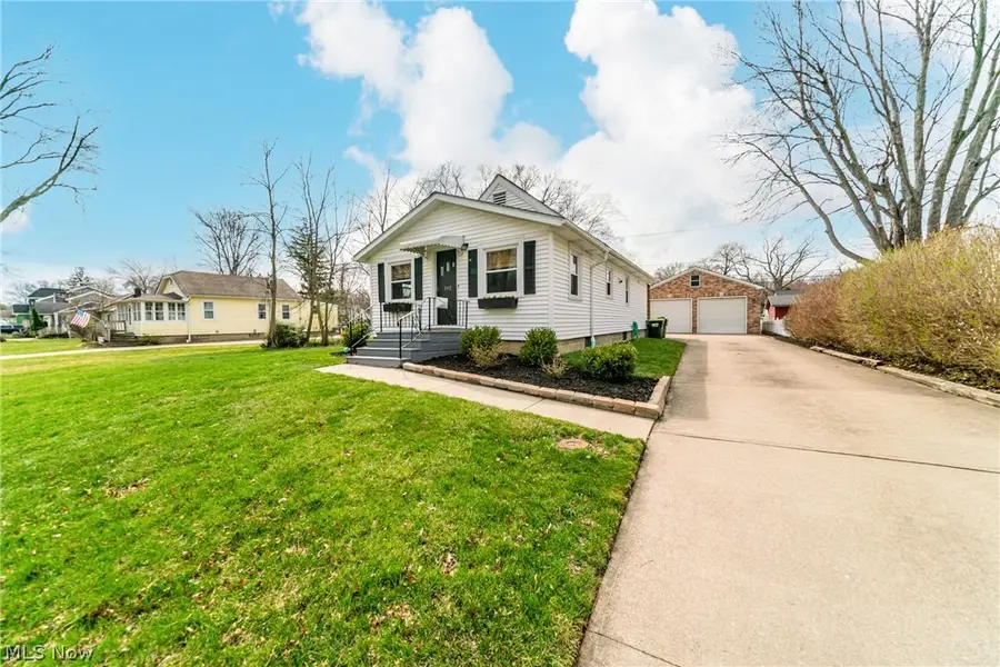 192 Sunset Road, Avon Lake, OH 44012 - #2