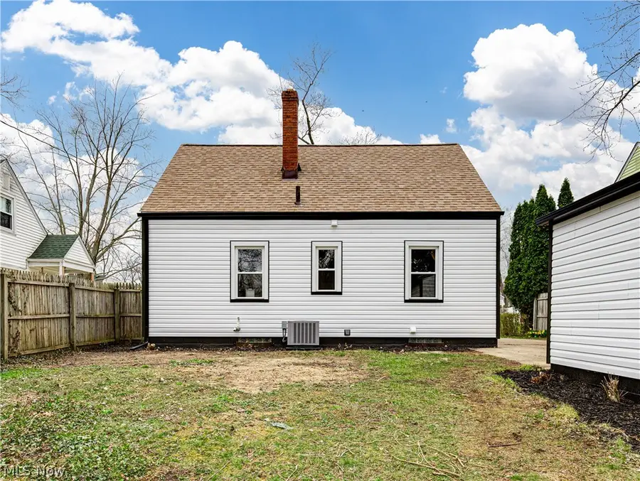 2549 26th Street, Cuyahoga Falls, OH 44223 - #3