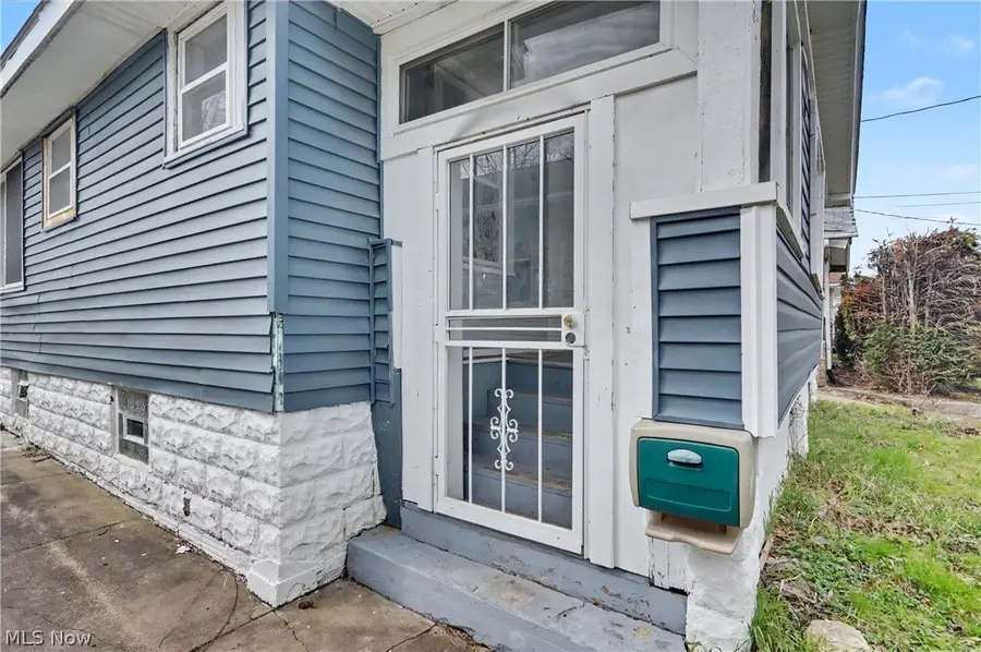 872 Cole Avenue, Akron, OH 44306 - #3