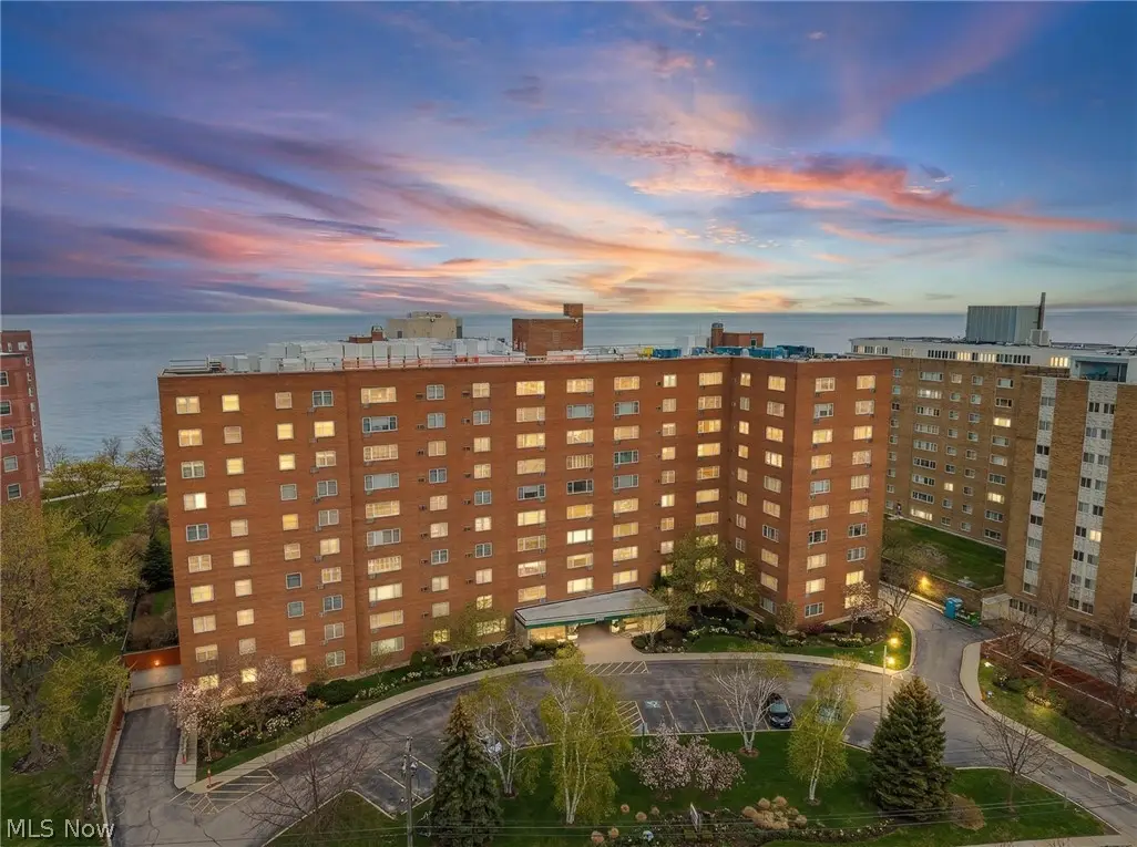 11820 Edgewater Drive #915, Lakewood, OH 44107 - #1