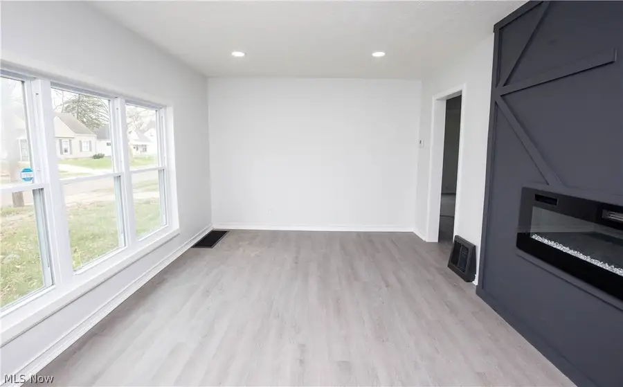 1326 Crestview Avenue, Akron, OH 44320 - #3