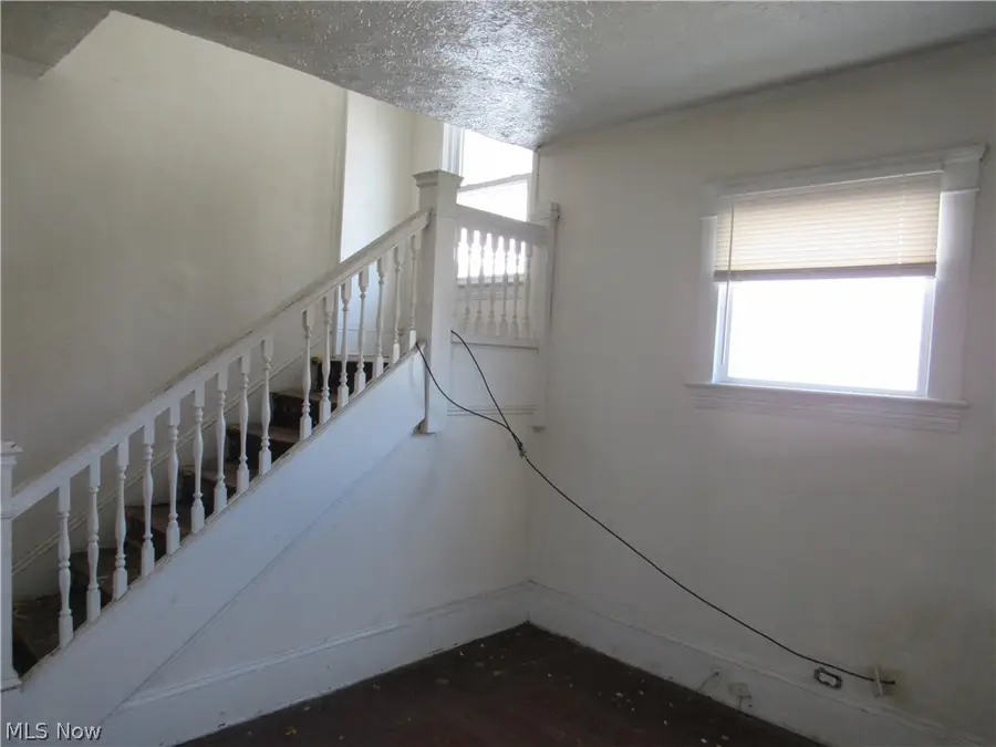 9618 Raymond Avenue, Cleveland, OH 44104 - #2