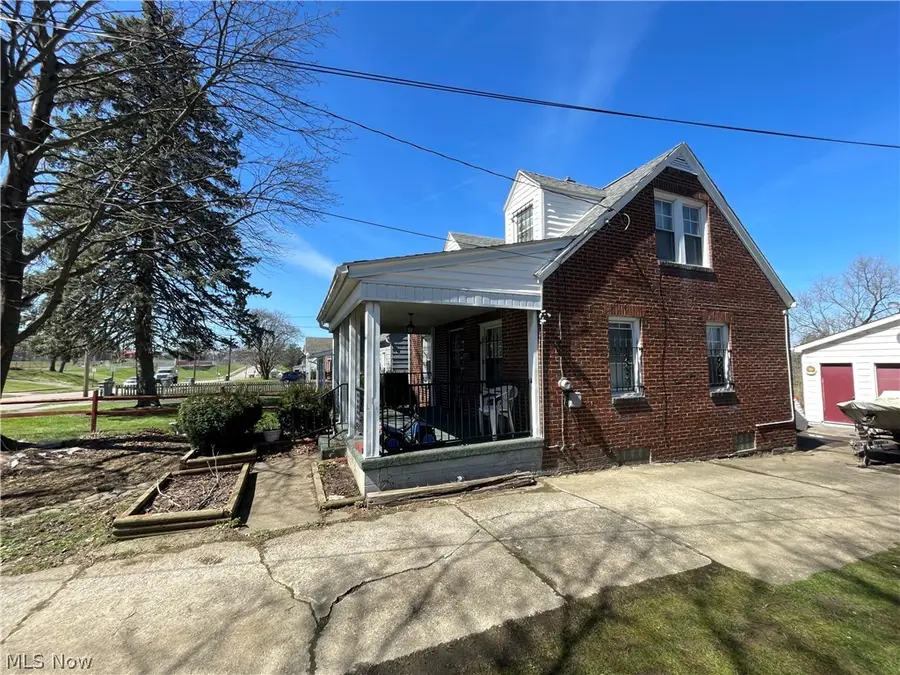 414 E Laclede Avenue, Youngstown, OH 44507 - #2