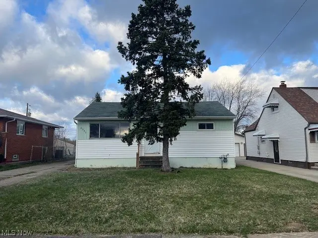 6330 Stonecrest Drive, Brook Park, OH 44142 - #1