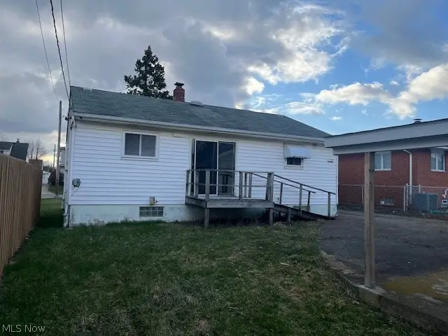 6330 Stonecrest Drive, Brook Park, OH 44142 - #3