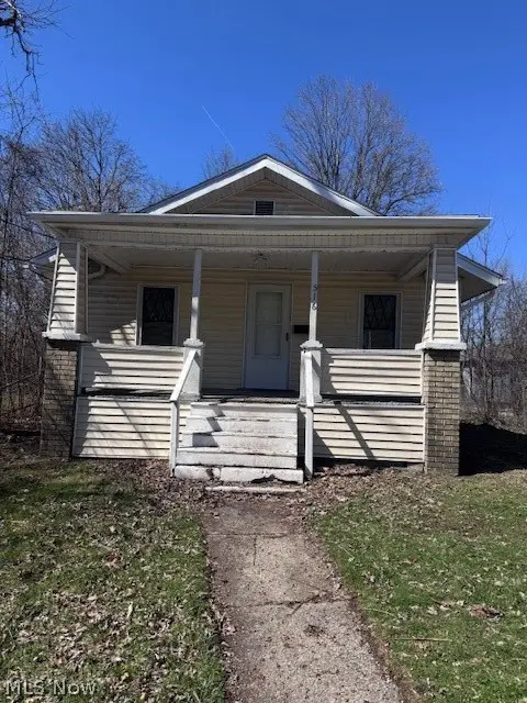 516 Wildwood Avenue, Akron, OH 44320