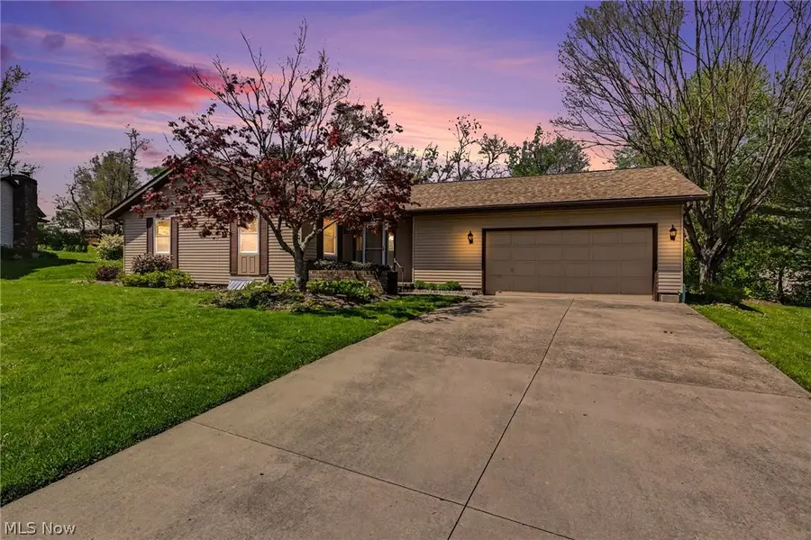 332 Kelly Circle, Zanesville, OH 43701 - #2