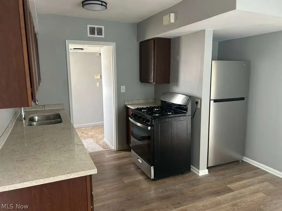 21131 Morris Avenue, Euclid, OH 44123 - #3