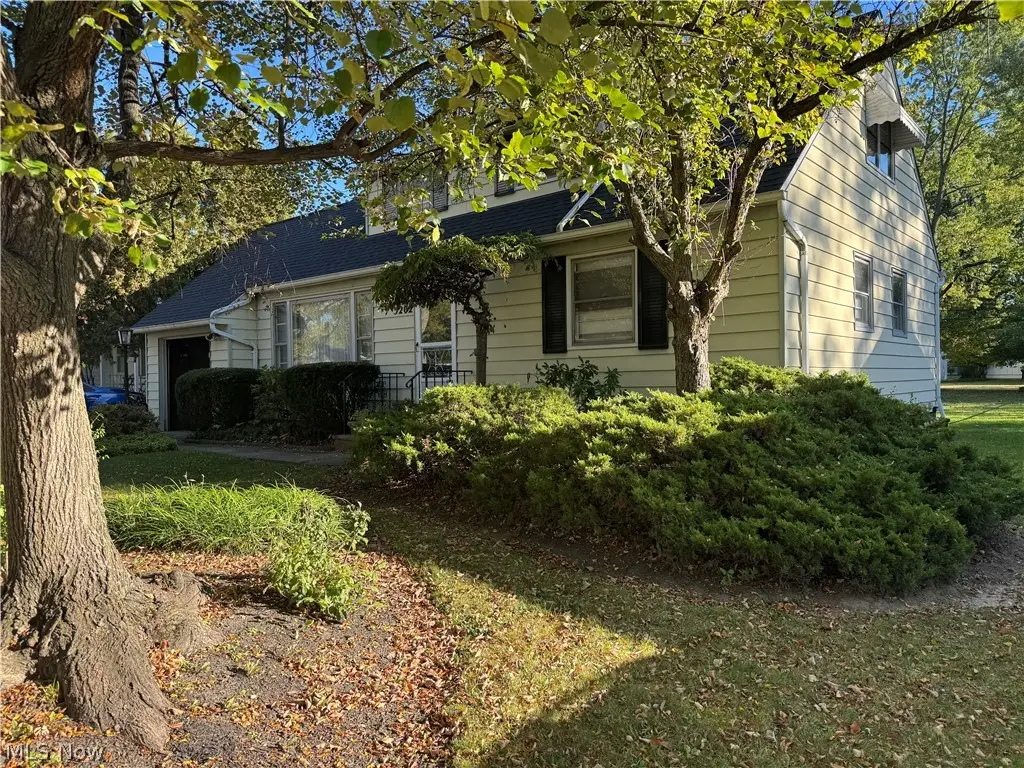 5202 Longton Road, Lyndhurst, OH 44124 - #1