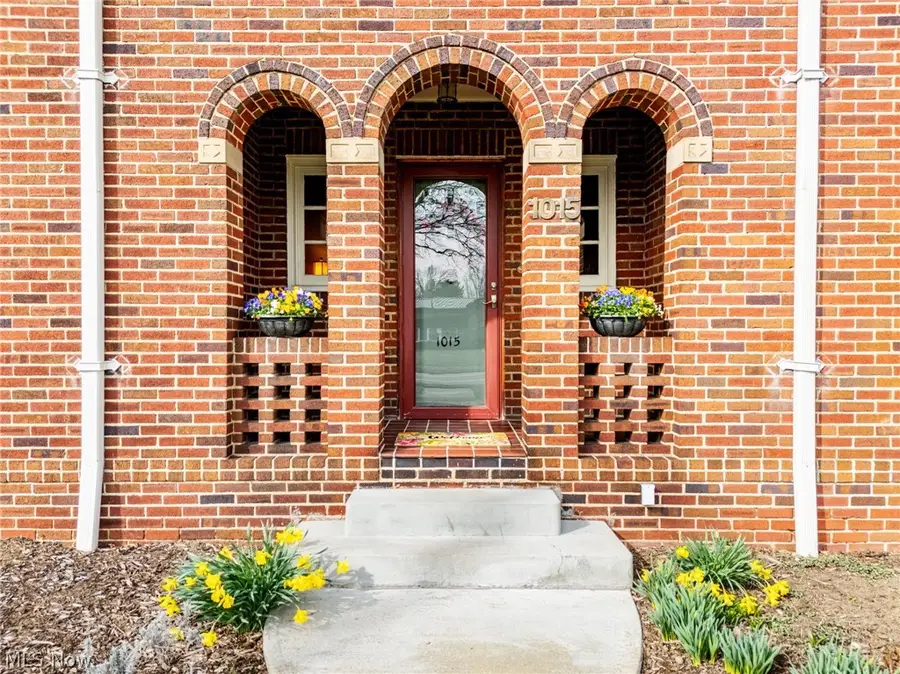 1015 Portage Nw Street, North Canton, OH 44720 - #3