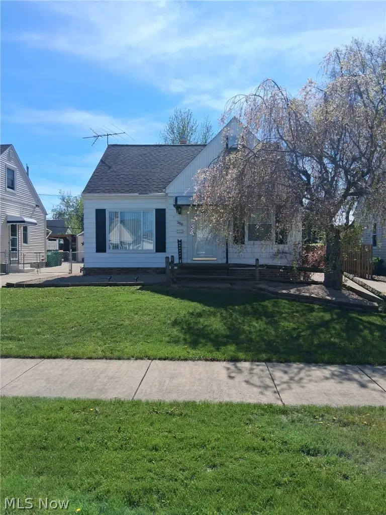 388 E 330th Street, Willowick, OH 44095 - #1