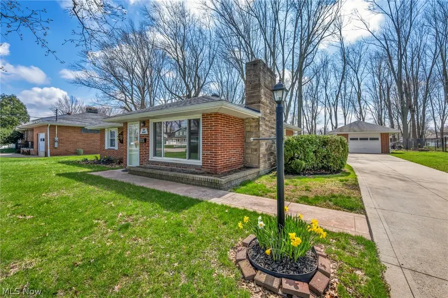 38592 Courtland Drive, Willoughby, OH 44094 - #3