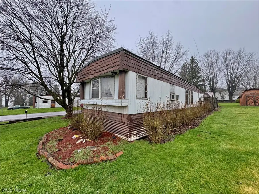 726 Boyd Ne Street, Masury, OH 44438 - #3