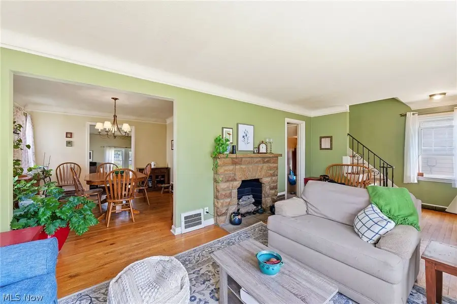 5187 Mayview Road, Lyndhurst, OH 44124 - #3