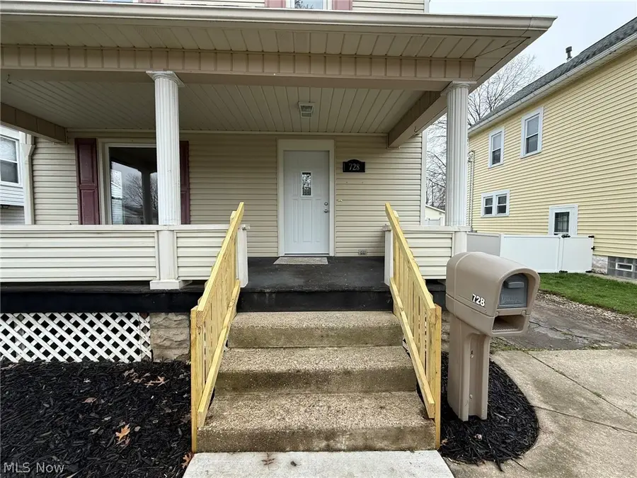 728 Oak Nw Street, New Philadelphia, OH 44663 - #2