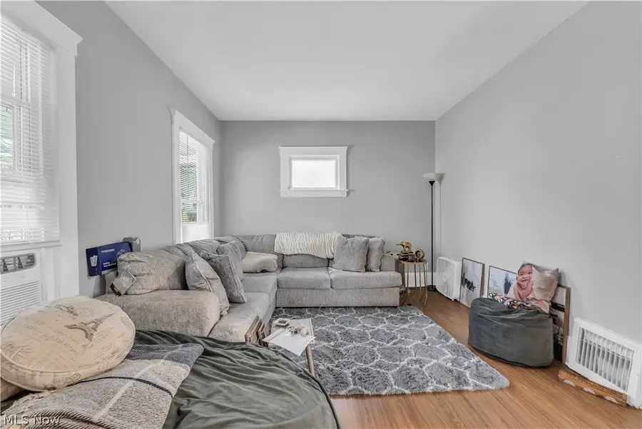 3047 W 105th Street, Cleveland, OH 44111 - #3