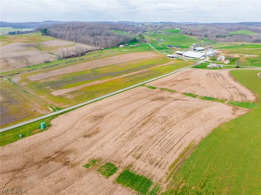 N American Nw Road, Dover, OH 44622 - #2