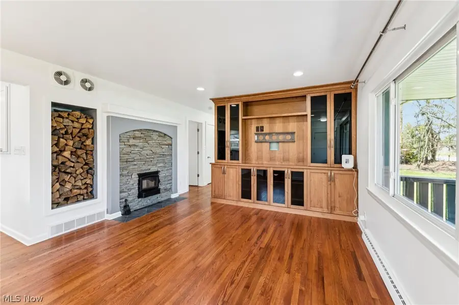 379 N Aurora Road, Aurora, OH 44202 - #3