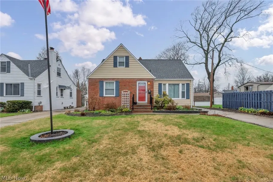 174 E 286th Street, Willowick, OH 44095 - #3