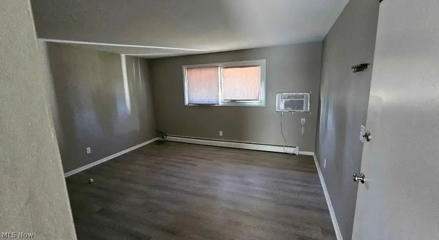 3555-3557 N Vista Nw Street, Uniontown, OH 44685 - #2