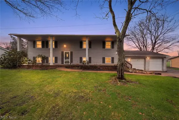 3770 Dotwood Nw Street, North Canton, OH 44720