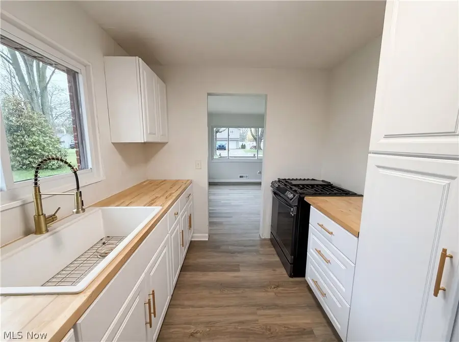 4506 Silverdale Road, North Olmsted, OH 44070 - #2