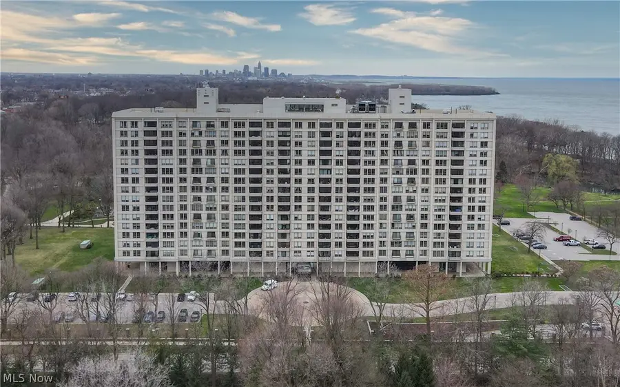 1 Bratenahl Place #502, Bratenahl, OH 44108 - #3