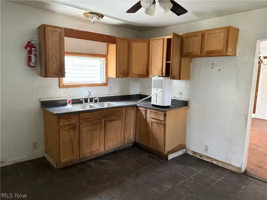 810 N 6th Avenue, Steubenville, OH 43952 - #3