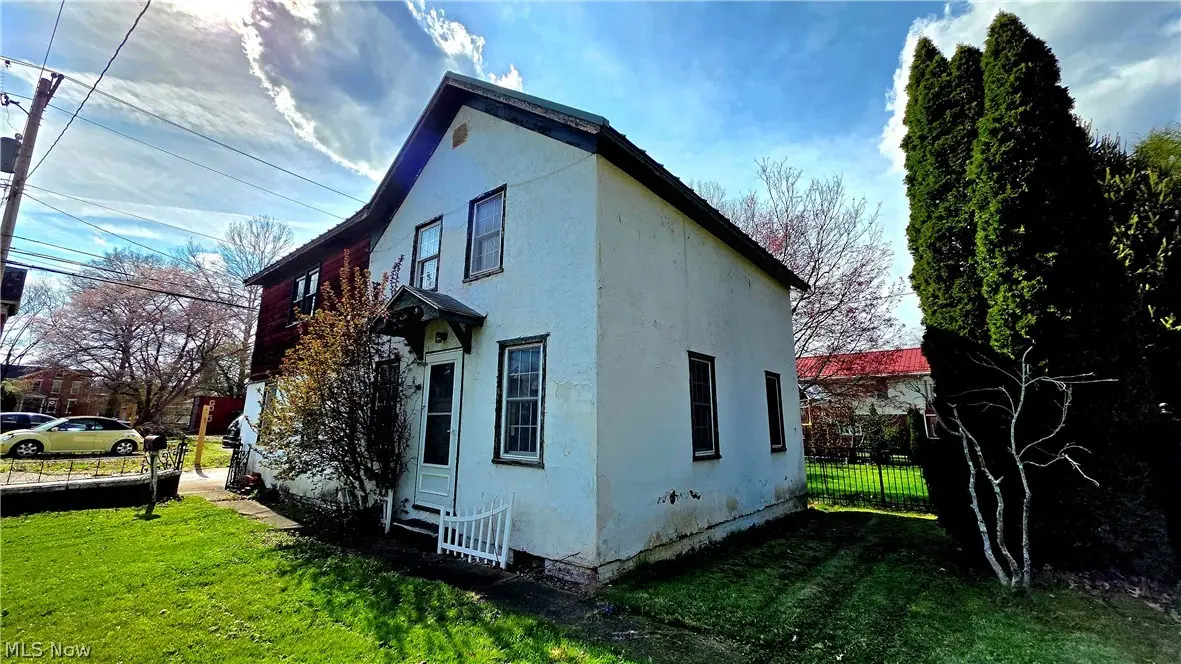 317 1/2 Fourth Street, Marietta, OH 45750 - #1