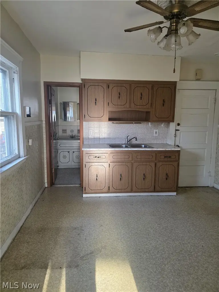 3660 E 76th Street, Cleveland, OH 44105 - #2