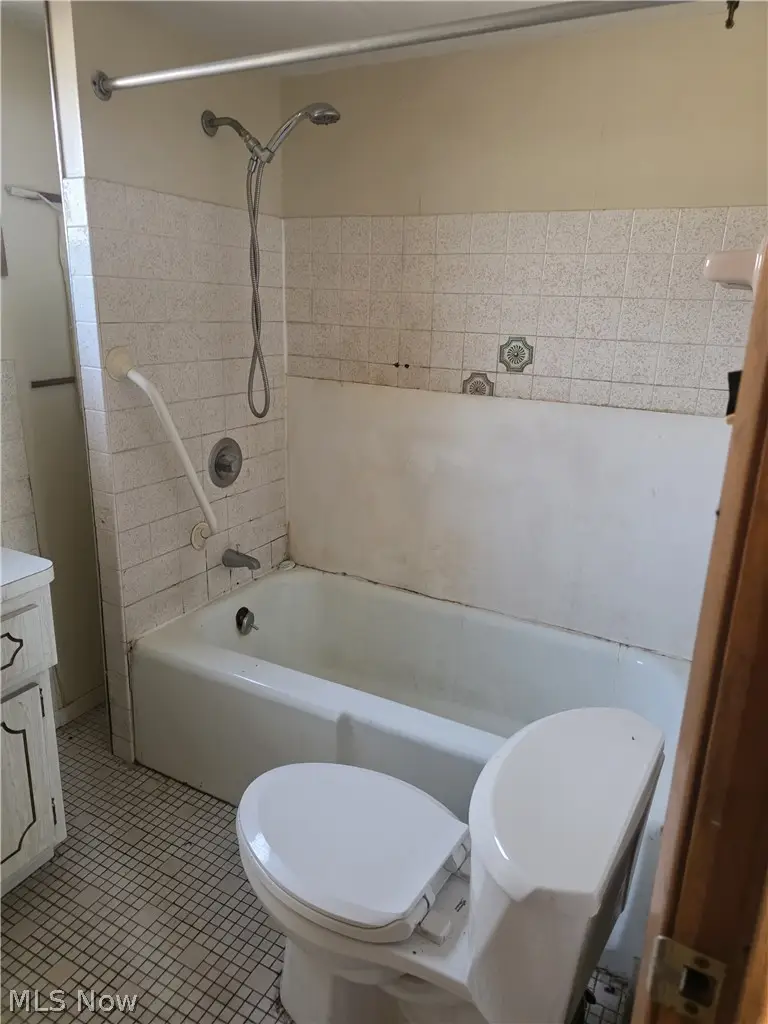 3660 E 76th Street, Cleveland, OH 44105 - #3