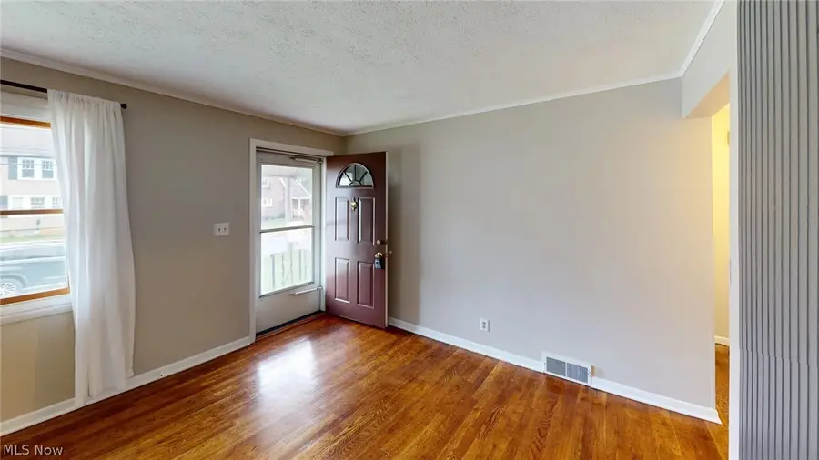 462 Roosevelt Avenue, Cuyahoga Falls, OH 44221 - #2