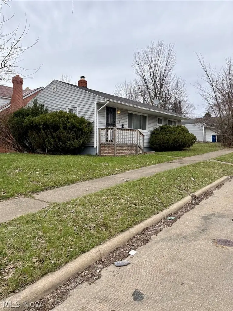 4609 Lee Road, Cleveland, OH 44128 - #2