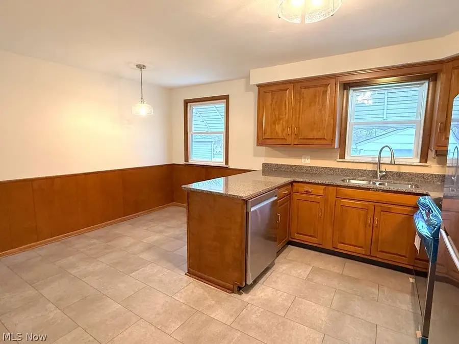 442 10th Street, Struthers, OH 44471 - #3