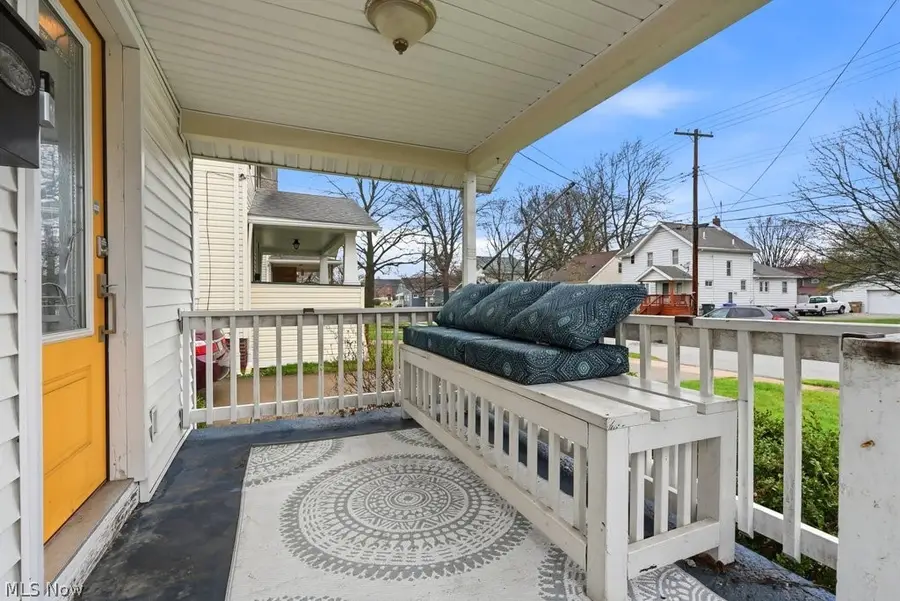 212 Marguerite Avenue, Cuyahoga Falls, OH 44221 - #3