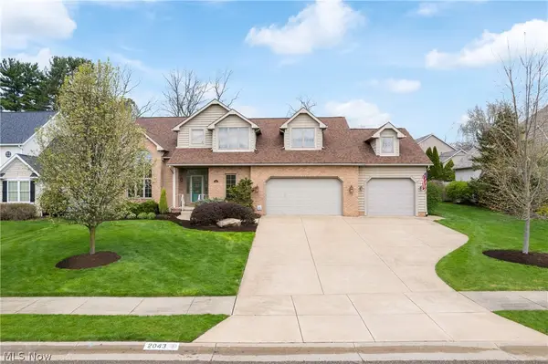 2043 Kingscote Ne Circle, North Canton, OH 44720