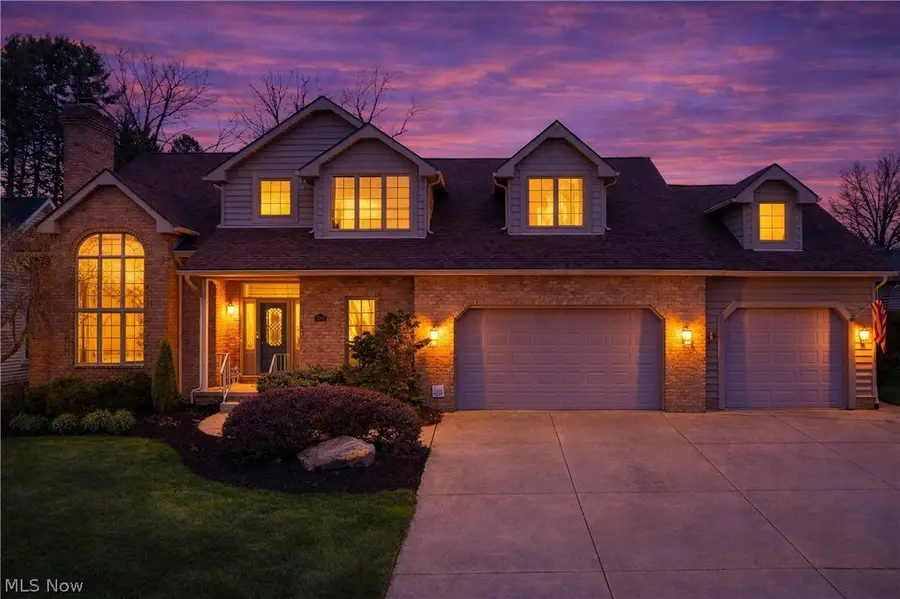 2043 Kingscote Ne Circle, North Canton, OH 44720 - #2