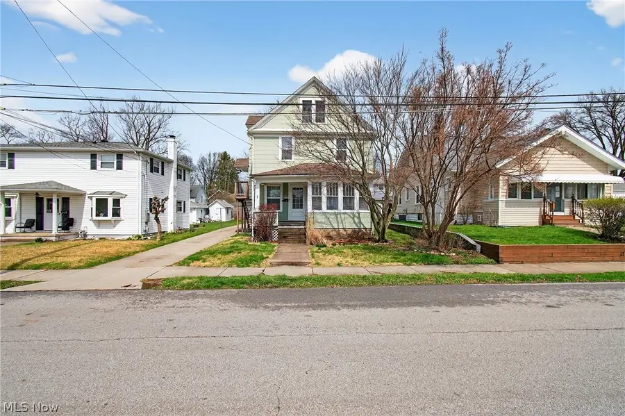 245 E Ford Avenue, Barberton, OH 44203 - #3