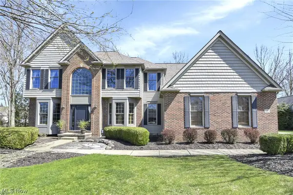 607 Parkside Drive, Avon Lake, OH 44012