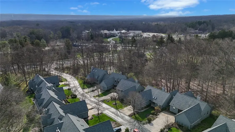 9096 Woodcrest Drive, Brecksville, OH 44141 - #2