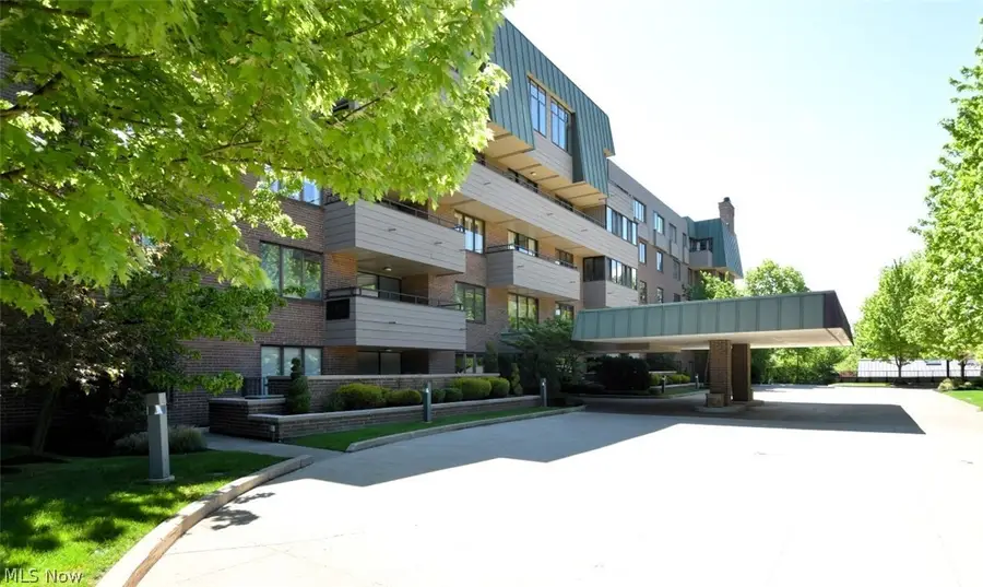 5200 Three Village Drive #LLC, Lyndhurst, OH 44124 - #2