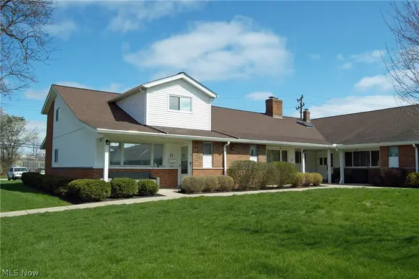 25600 Country Club Boulevard #18, North Olmsted, OH 44070