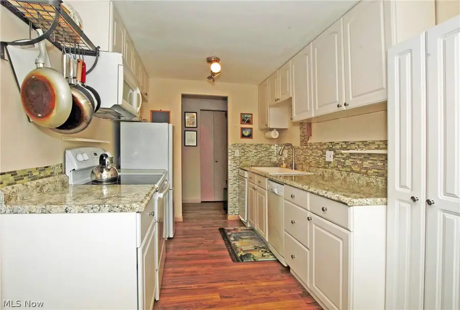 25600 Country Club Boulevard #18, North Olmsted, OH 44070 - #3