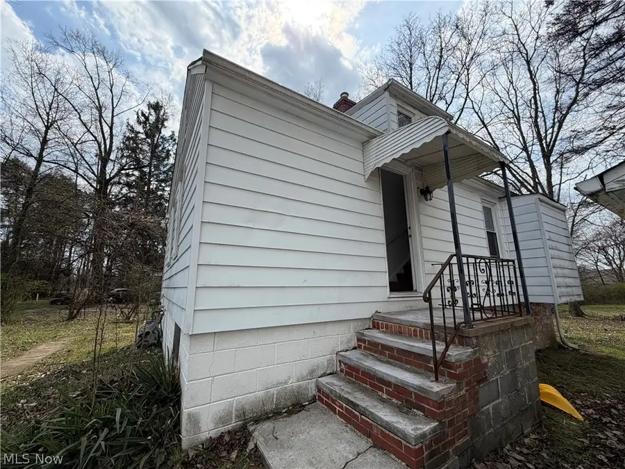 7222 Wright Avenue, Bedford, OH 44146 - #3