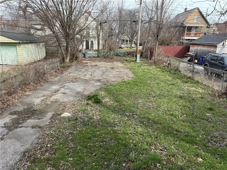 10001 Lamontier Avenue, Cleveland, OH 44104 - #2