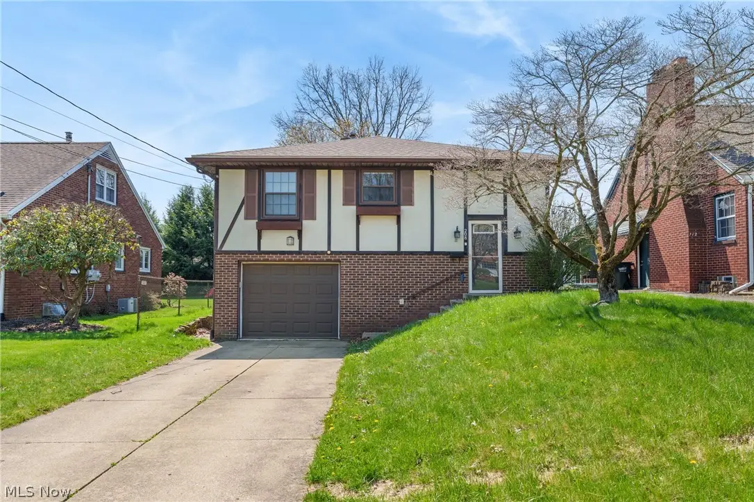 208 Bonnett Sw Street, North Canton, OH 44720 - #1