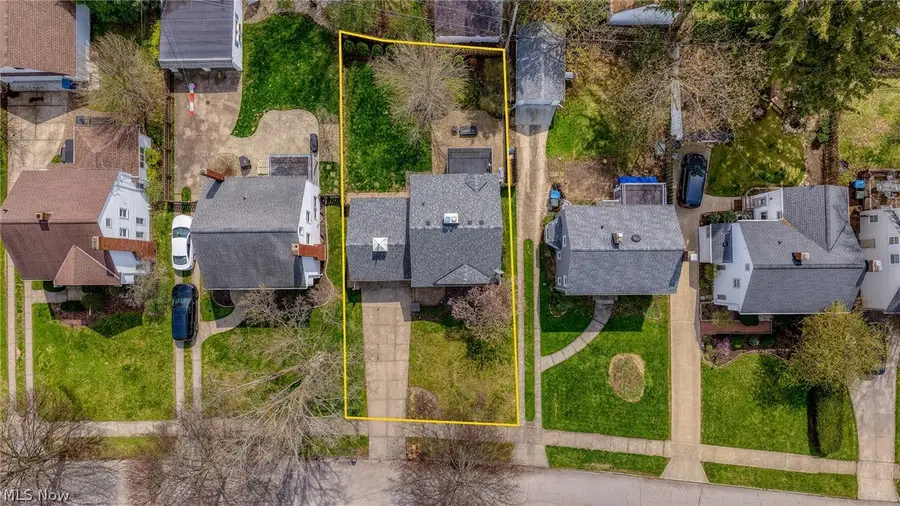 19477 Henry Road, Fairview Park, OH 44126 - #3