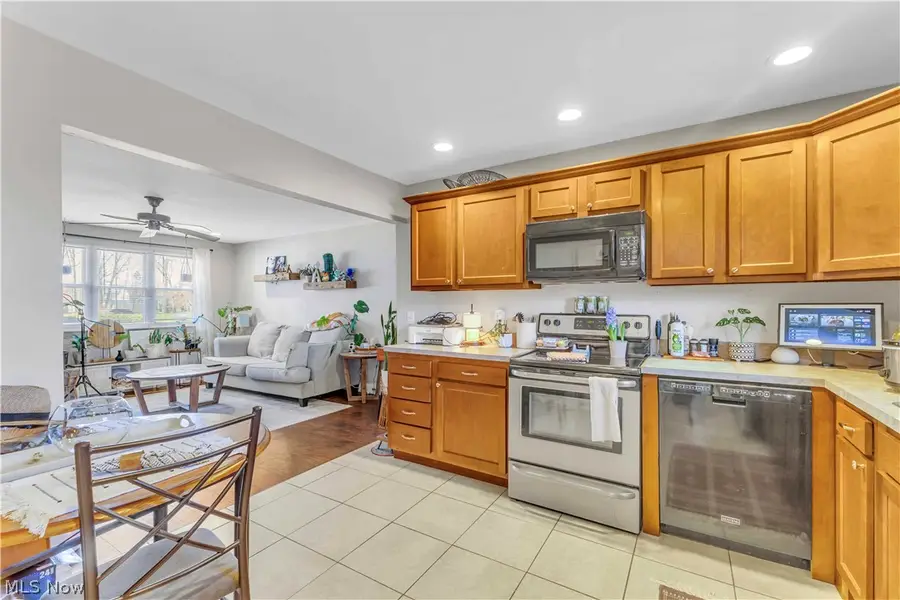 2587 Jaycox Road, Avon, OH 44011 - #3