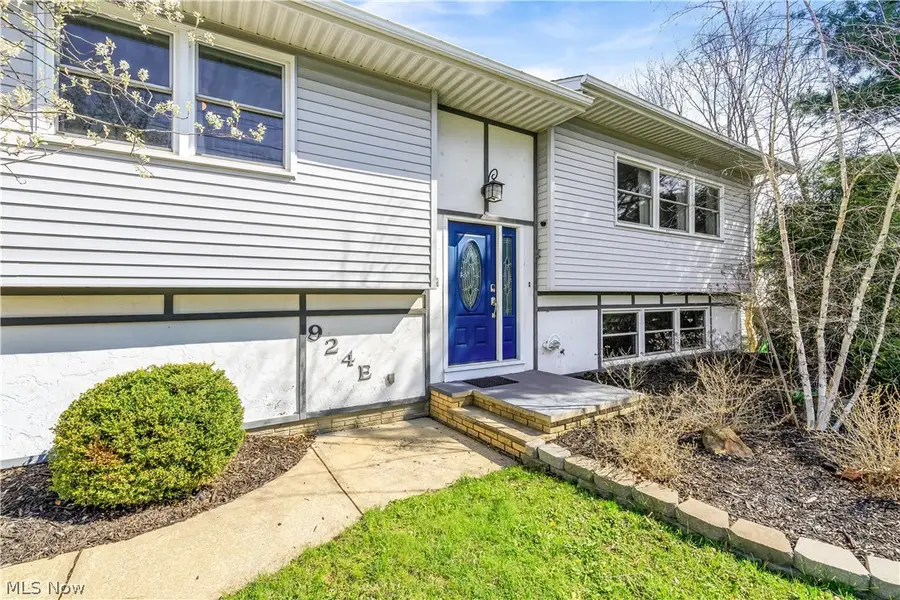 924 E Schaaf Road, Brooklyn Heights, OH 44131 - #3